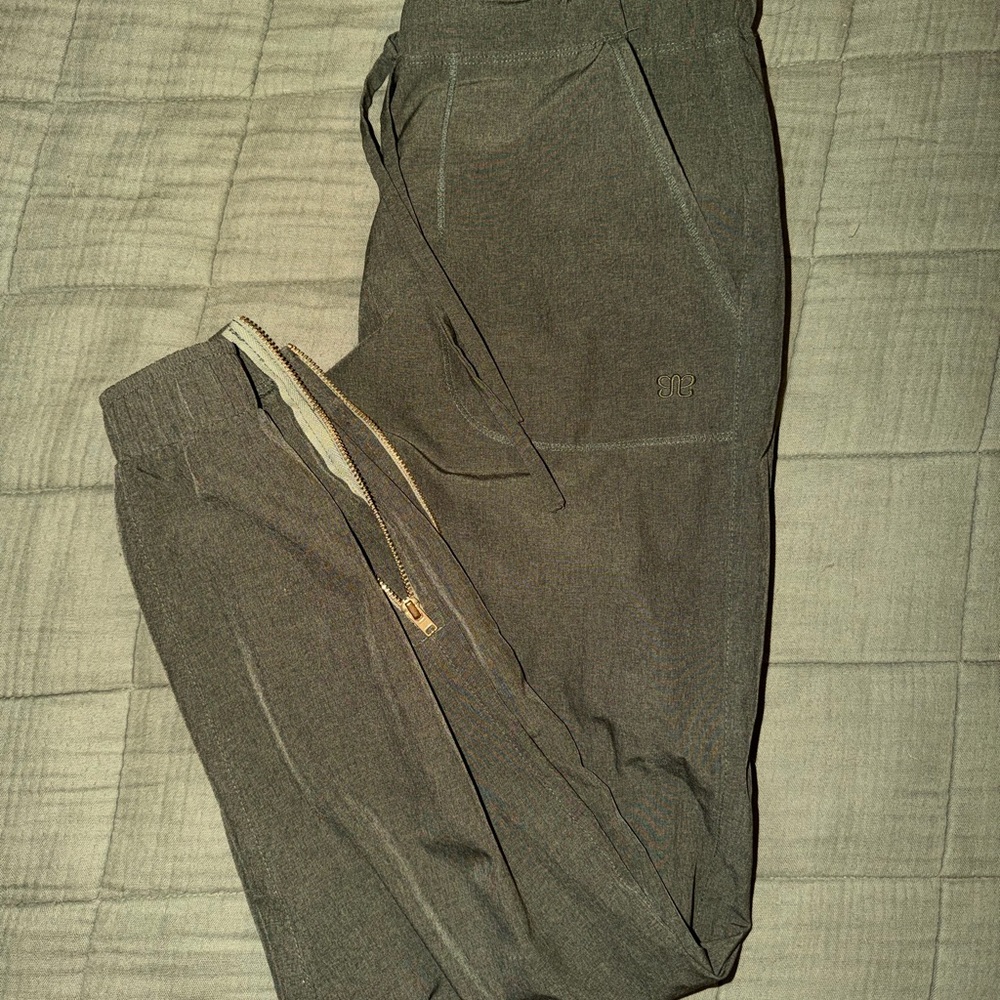 Albion Slate Gray Jogger Pants